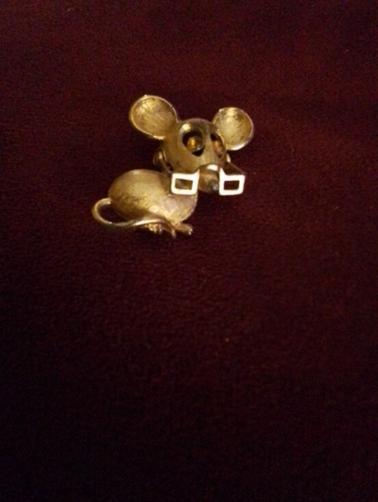 Jewelry - Vintage Gold-toned Mouse Brooch